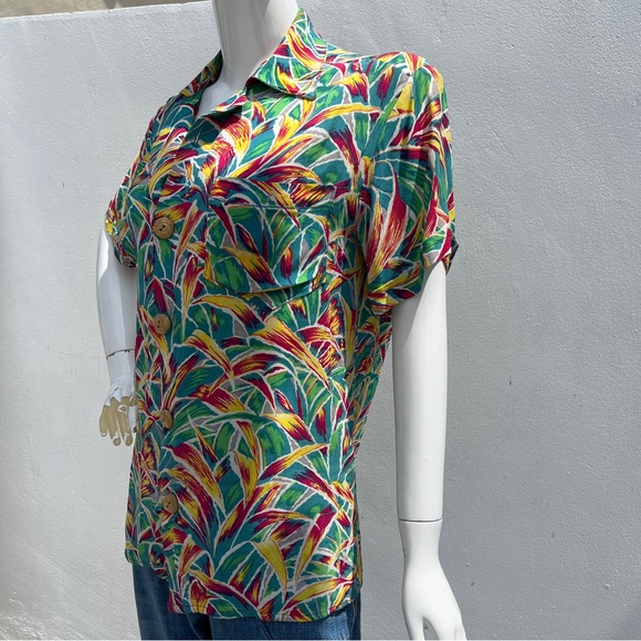 VTG Tropical Leaf Multicolor Print Short Sleeve Button Up - Picture 4 of 11